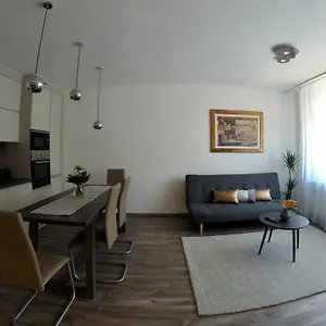 Heroes' Apartmán